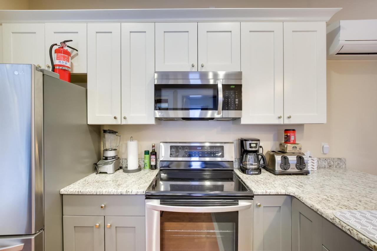 Updated Sheboygan Home With Porch Less Than 1 Mi To Beach Экстерьер фото