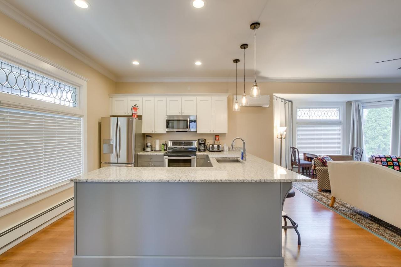 Updated Sheboygan Home With Porch Less Than 1 Mi To Beach Экстерьер фото
